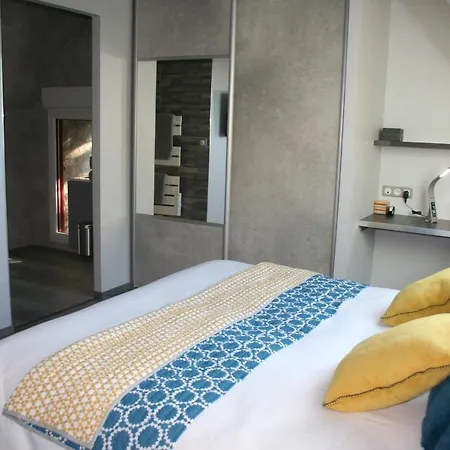 A 20 Kms Du Mont St Michel, Charme à La Campagne *