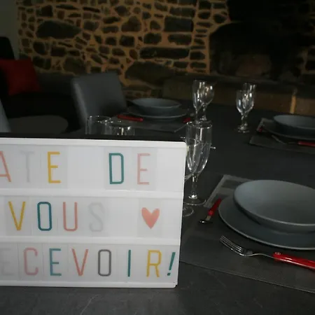 A 20 Kms Du Mont St Michel, Charme A La Campagne