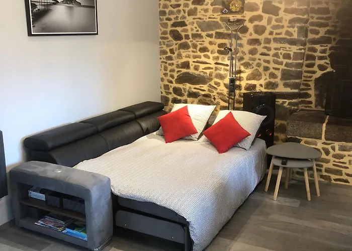 Дом отдыха A 20 Kms Du Mont St Michel, Charme A La Campagne