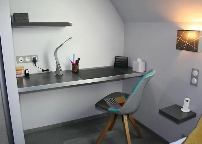 A 20 Kms Du Mont St Michel, Charme A La Campagne