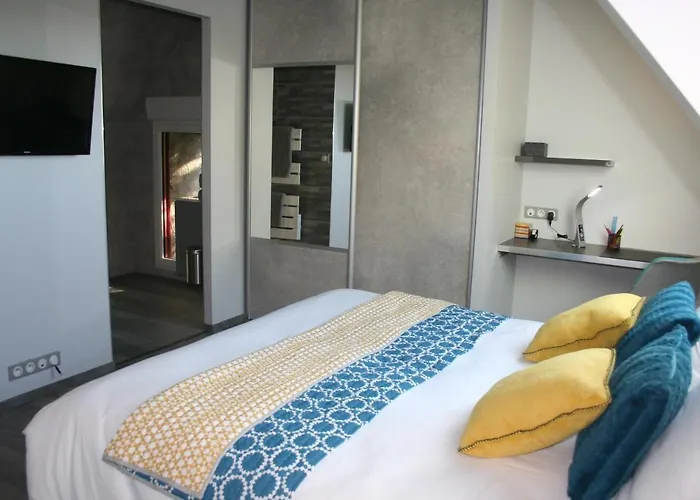 A 20 Kms Du Mont St Michel, Charme A La Campagne *