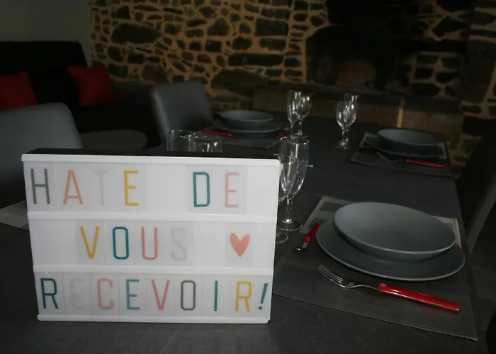 A 20 Kms Du Mont St Michel, Charme A La Campagne