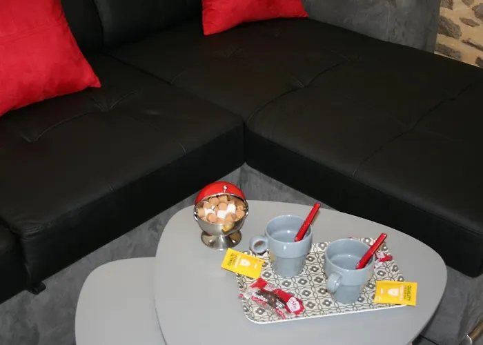 Дом отдыха A 20 Kms Du Mont St Michel, Charme A La Campagne